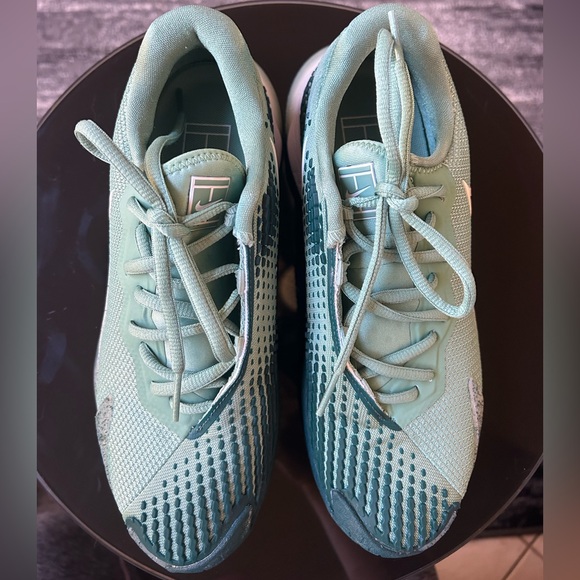 NIKE Women’s Tennis Court Shoes - Picture 8 of 11